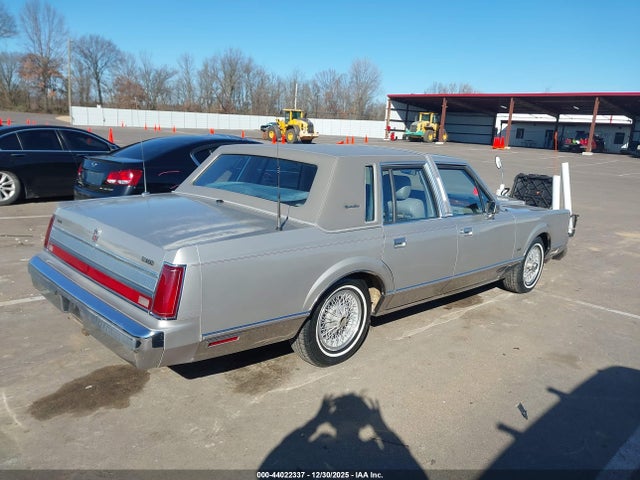 Продаж на аукціоні авто 1989 Lincoln Town Car Signature, vin: 1LNBM82F3KY653998, номер лоту: 44022337