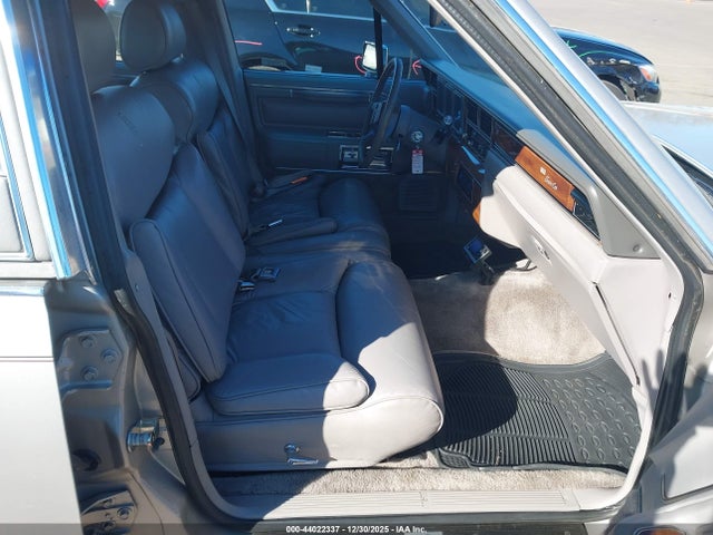 Продаж на аукціоні авто 1989 Lincoln Town Car Signature, vin: 1LNBM82F3KY653998, номер лоту: 44022337