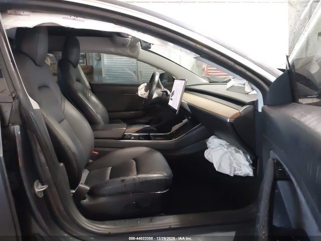 2018 TESLA MODEL 3 5YJ3E1EB1JF144495 Photo 4