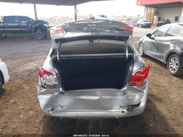 Chevrolet Cruze Ls Auto 2015 1G1PA5SH2F7204237 Image 16