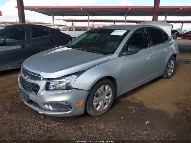 Chevrolet Cruze Ls Auto 2015 1G1PA5SH2F7204237 Image 2