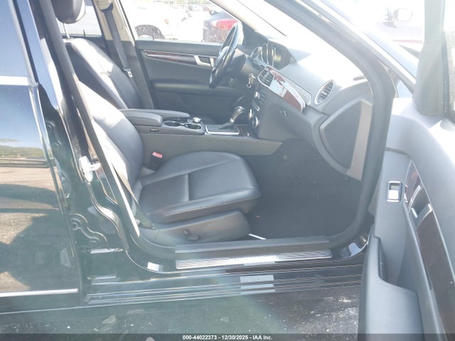 Продаж на аукціоні авто 2013 Mercedes-benz C 300 Luxury 4matic/sport 4matic, vin: WDDGF8AB4DG144584, номер лоту: 44022373