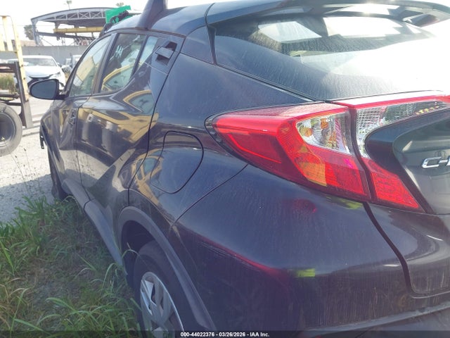 Toyota C-HR LE 2019 JTNKHMBX3K1044604 Image 3