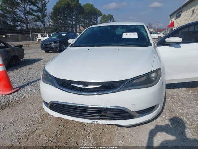 Chrysler 200 Limited 2015 1C3CCCABXFN673643 Image 6