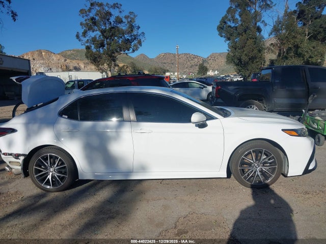 4T1T11AK2PU813354 Toyota CAMRY SE