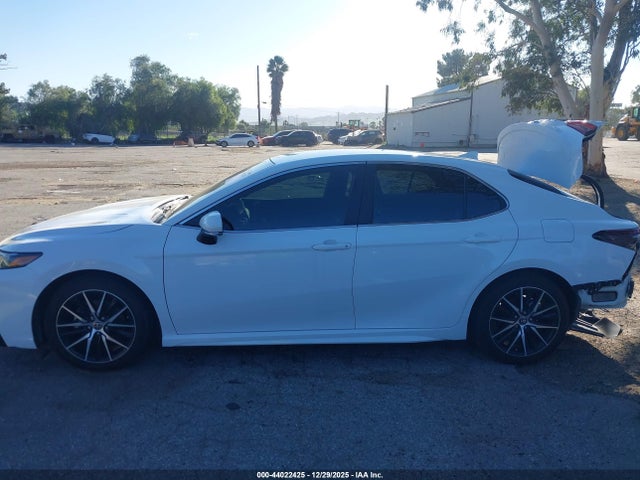 4T1T11AK2PU813354 Toyota CAMRY SE