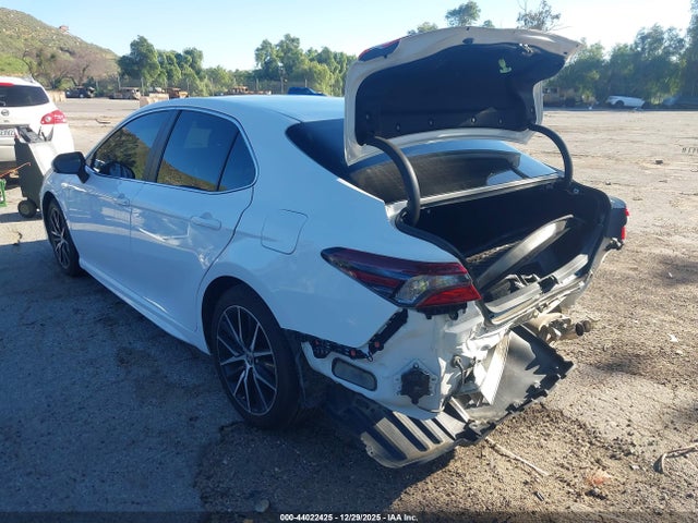4T1T11AK2PU813354 Toyota CAMRY SE