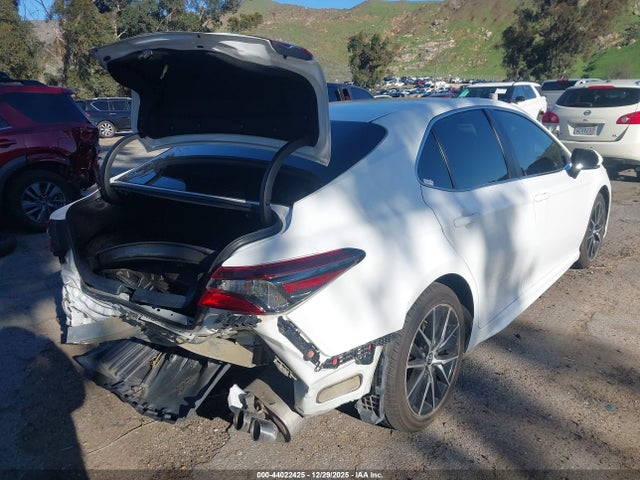 4T1T11AK2PU813354 Toyota CAMRY SE