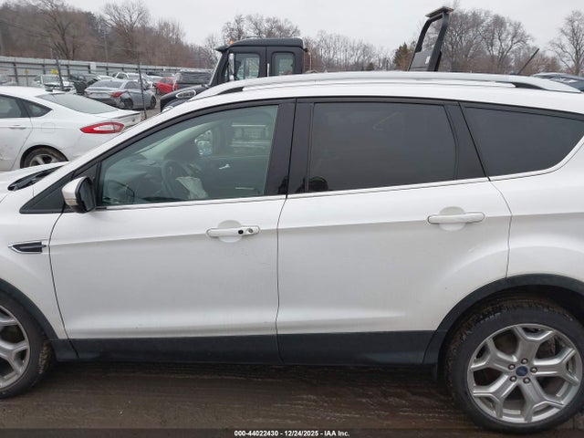 1FMCU0J99JUA80564 Ford Escape Titanium