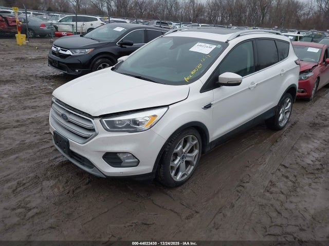 1FMCU0J99JUA80564 Ford Escape Titanium