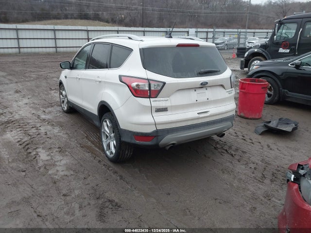 1FMCU0J99JUA80564 Ford Escape Titanium