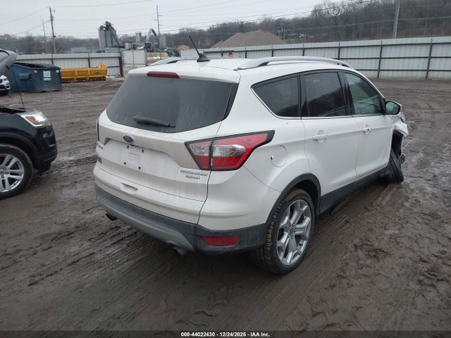 1FMCU0J99JUA80564 Ford Escape Titanium