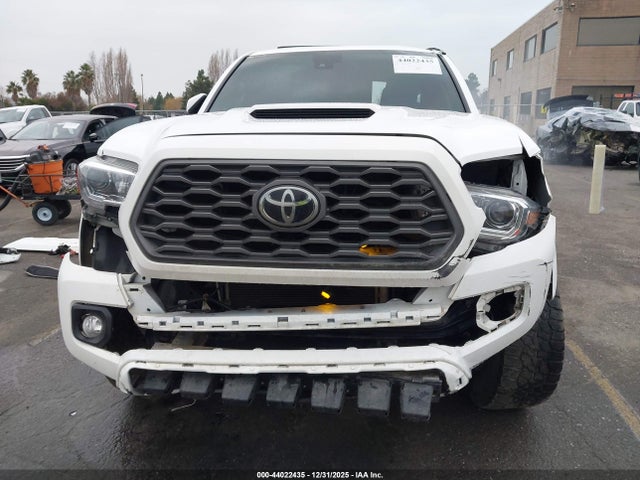 3TMCZ5AN7NM477992 Toyota Tacoma Trd Sport