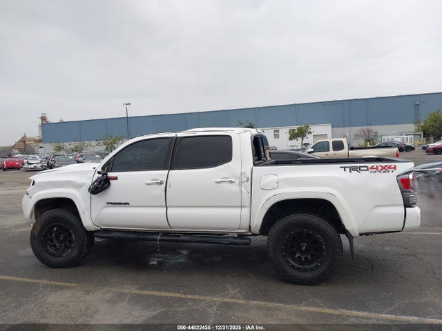 3TMCZ5AN7NM477992 Toyota Tacoma Trd Sport