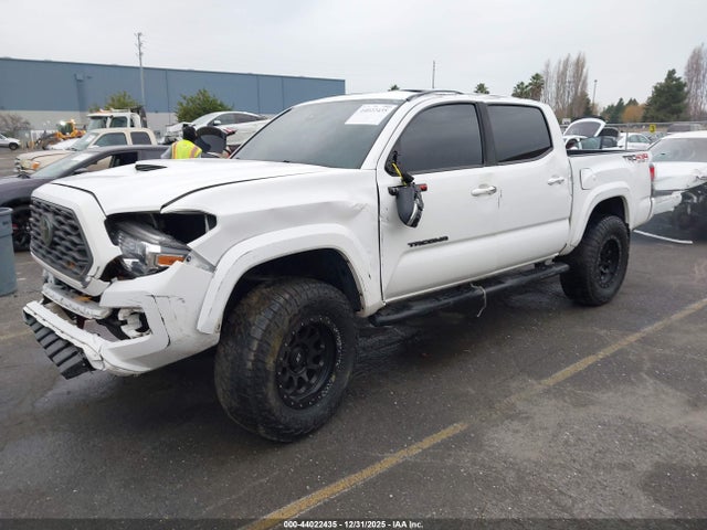 3TMCZ5AN7NM477992 Toyota Tacoma Trd Sport