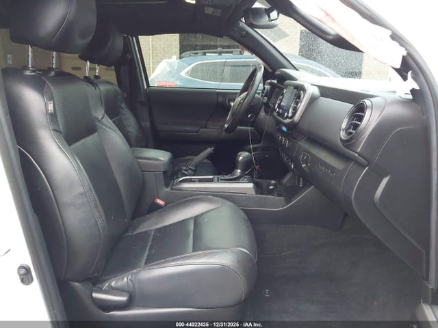 3TMCZ5AN7NM477992 Toyota Tacoma Trd Sport