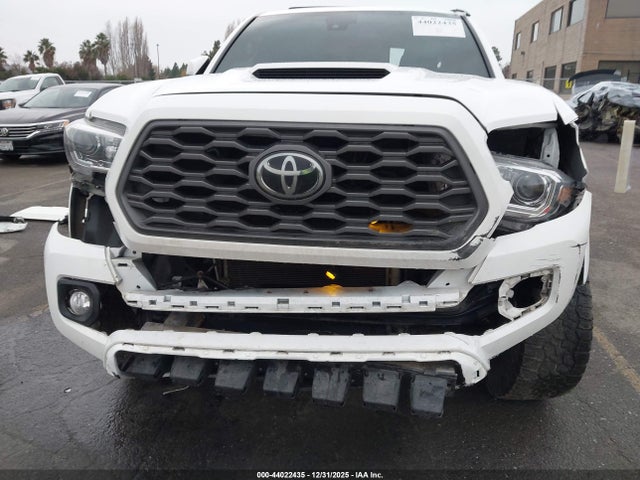 3TMCZ5AN7NM477992 Toyota Tacoma Trd Sport