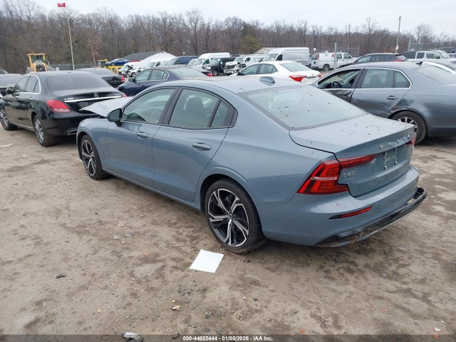 2024 VOLVO S60 7JRL12FK8RG298396 Photo 2