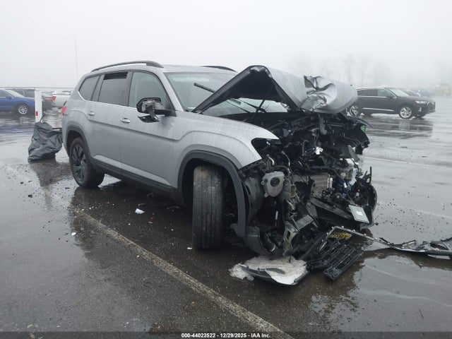 Продаж на аукціоні авто 2024 Volkswagen Atlas 2.0t Se W/technology, vin: 1V2KR2CA4RC553937, номер лоту: 44022522