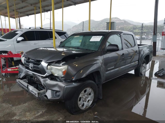 Toyota Tacoma Prerunner 2015 5TFJX4GN7FX050855 Image 2