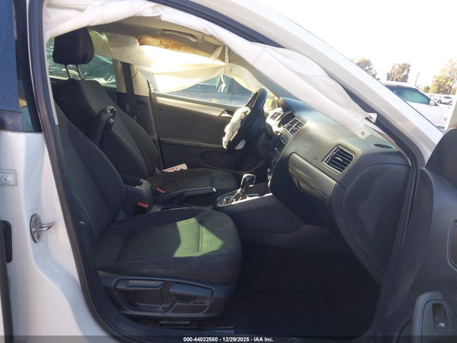 3VWD17AJ7FM298970 Volkswagen Jetta 1.8t Se