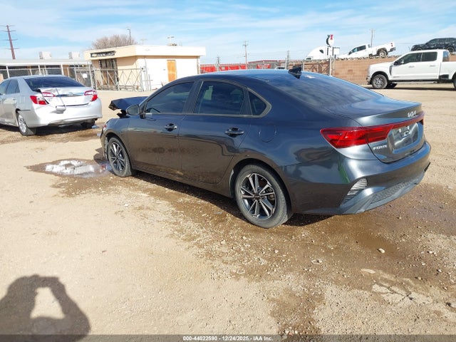 3KPF24AD2NE468047 KIA Forte Lxs