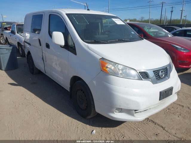 2015 3N6CM0KN8FK701202 main image