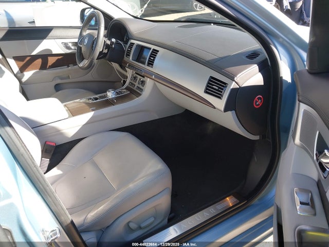 2012 JAGUAR XF SAJWA0FB2CLS50019 Photo 4