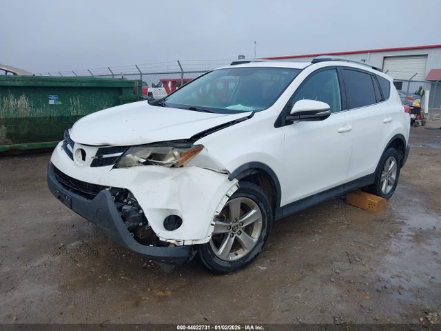 2T3WFREV1FW172835 Toyota Rav4 Xle