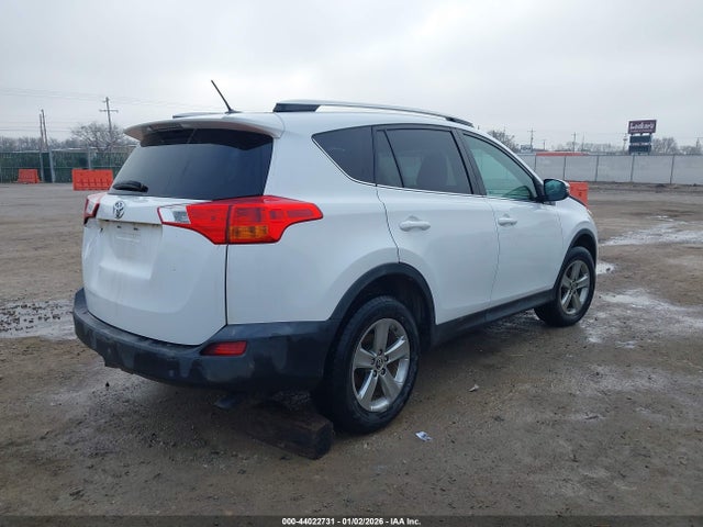 2T3WFREV1FW172835 Toyota Rav4 Xle