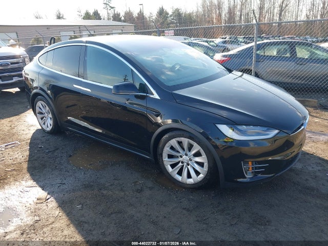 2017 TESLA MODEL X 5YJXCBE20HF040250 Photo 0