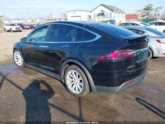 2017 TESLA MODEL X 5YJXCBE20HF040250 Photo 2
