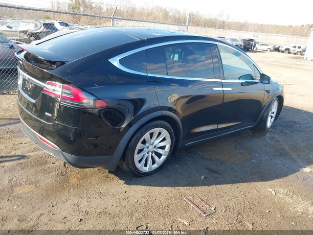 2017 TESLA MODEL X 5YJXCBE20HF040250 Photo 3