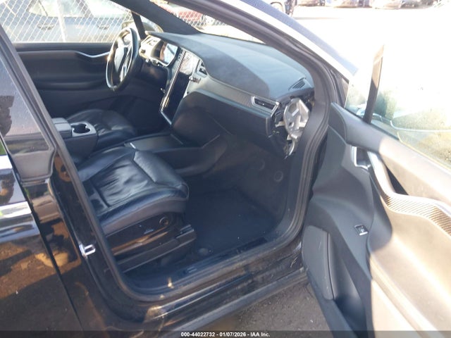 2017 TESLA MODEL X 5YJXCBE20HF040250 Photo 4