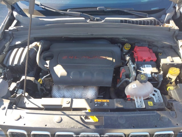 2021 JEEP RENEGADE ZACNJCAB3MPM22152 Photo 9