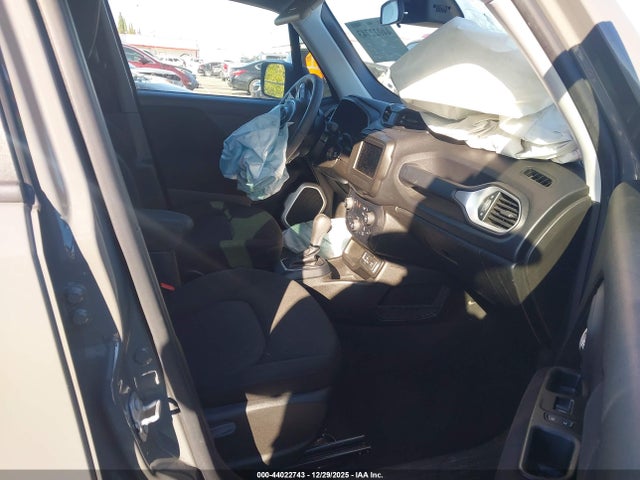 2021 JEEP RENEGADE ZACNJCAB3MPM22152 Photo 4