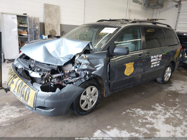 2010 Toyota Sienna Le მანქანა იყიდება აუქციონზე, vin: 5TDKK4CC4AS308562, აუქციონის ნომერი: 44022771