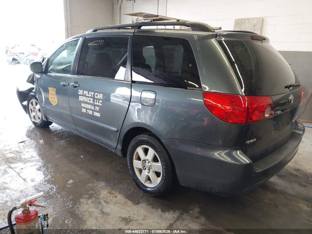 2010 Toyota Sienna Le მანქანა იყიდება აუქციონზე, vin: 5TDKK4CC4AS308562, აუქციონის ნომერი: 44022771
