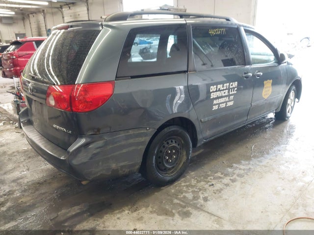 2010 Toyota Sienna Le მანქანა იყიდება აუქციონზე, vin: 5TDKK4CC4AS308562, აუქციონის ნომერი: 44022771