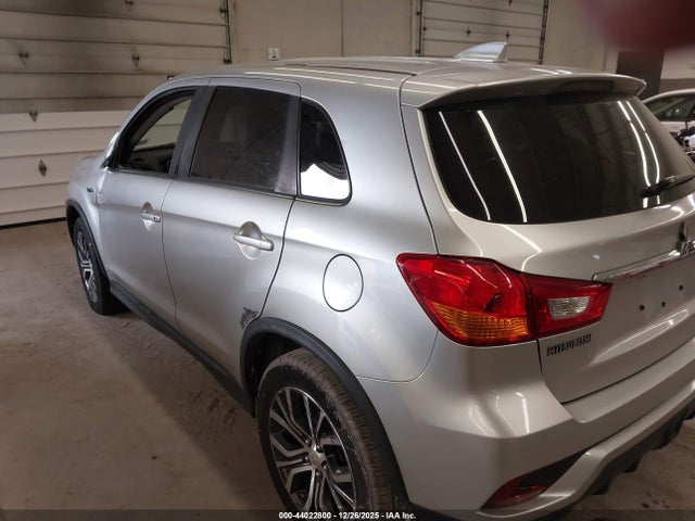 2018 MITSUBISHI OUTLANDER SPORT JA4AR3AW4JZ033282 Photo 2
