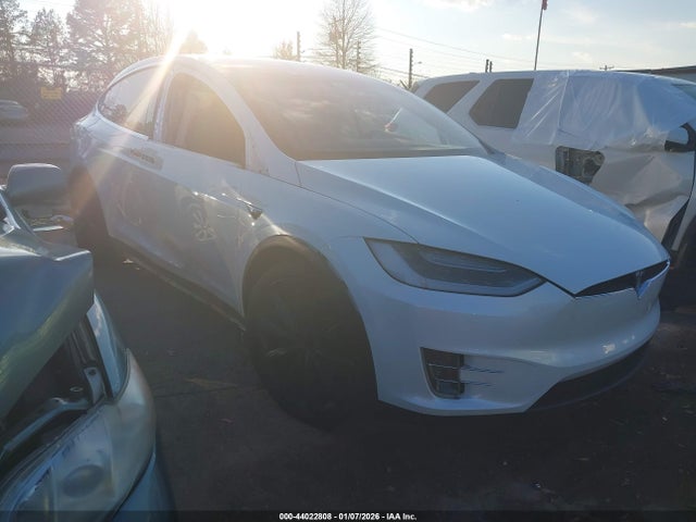 2017 TESLA MODEL X 5YJXCAE22HF061109 Photo 0
