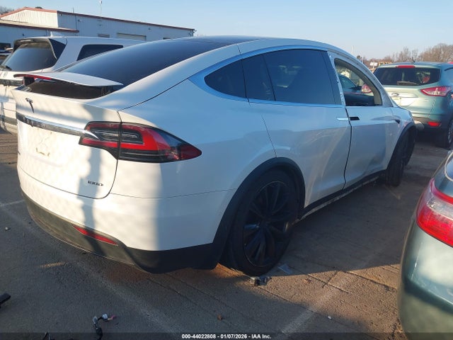2017 TESLA MODEL X 5YJXCAE22HF061109 Photo 3