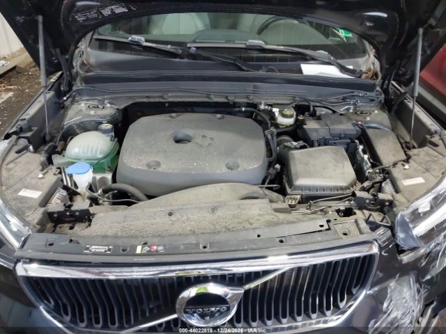 2019 VOLVO XC40 YV4162UK3K2129719 Photo 9