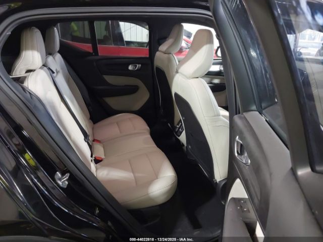 2019 VOLVO XC40 YV4162UK3K2129719 Photo 7