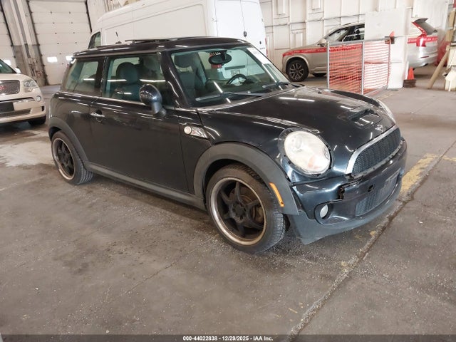 2007 MINI COOPER S WMWMF73527TT82151 Photo 0