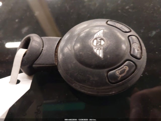 2007 MINI COOPER S WMWMF73527TT82151 Photo 10