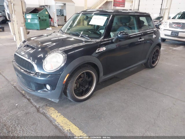 2007 MINI COOPER S WMWMF73527TT82151 Photo 1