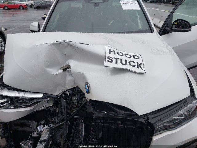 2022 BMW X7 5UXCW2C06N9K70662 Photo 9