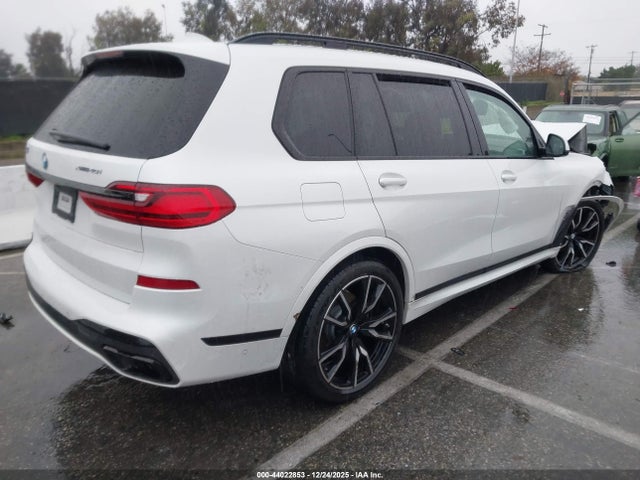 2022 BMW X7 5UXCW2C06N9K70662 Photo 3