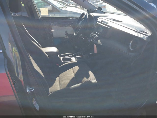 Toyota RAV4 LE 2016 JTMZFREV3GJ067968 Image 5